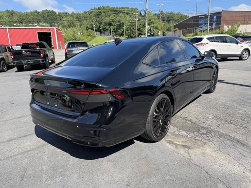 Used 2025 Honda Accord Touring image 5
