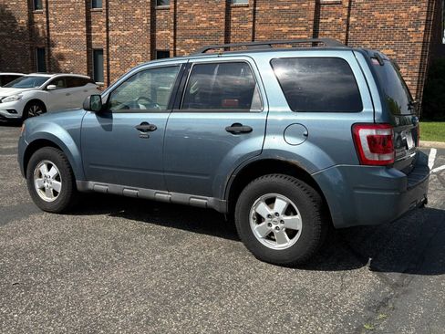 Used 2011 Ford Escape XLT w/ Class II Trailer Tow Pkg AWD/4WD image 31