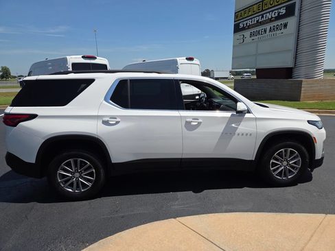 Used 2022 Chevrolet Traverse LT FWD image 20