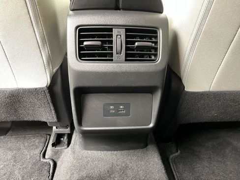 Used 2023 Nissan Rogue SV AWD/4WD image 11
