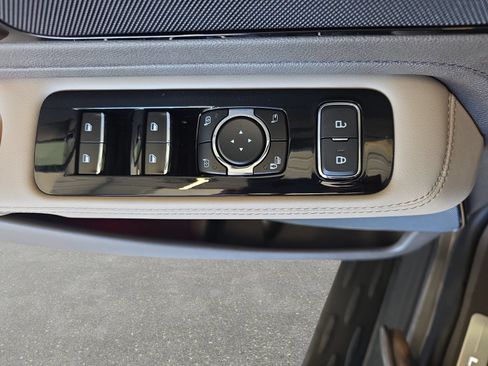 Used 2023 Lincoln Aviator Reserve AWD/4WD image 27