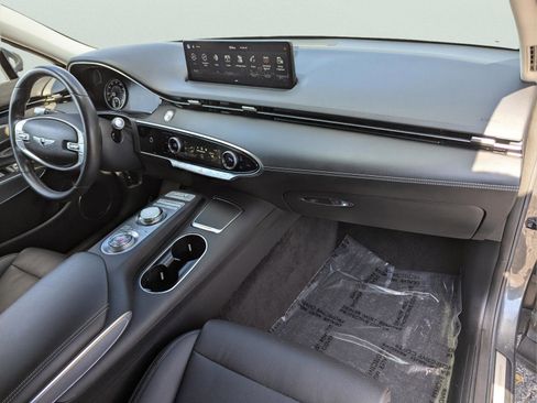 Used 2022 Genesis GV70 2.5T w/ Select Package image 12