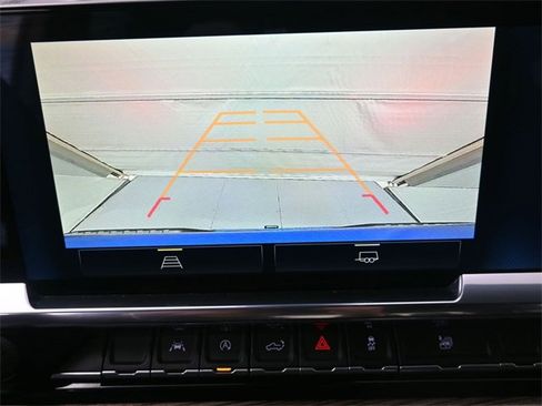 Used 2022 Chevrolet Silverado 1500 RST image 6