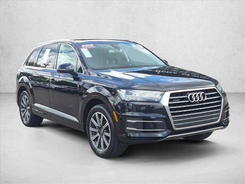 Used 2017 Audi Q7 3.0T Prestige AWD/4WD image 3