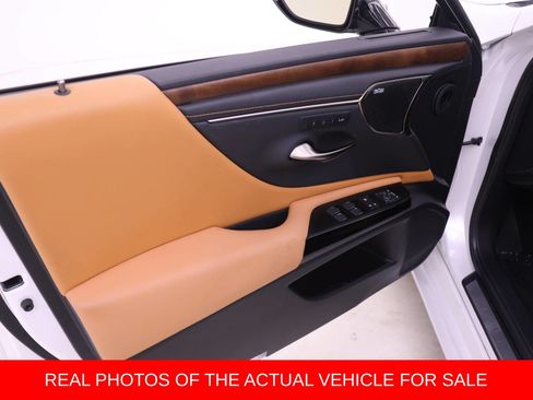 Used 2024 Lexus ES 300h w/ Accessory Package (Z1) FWD image 9