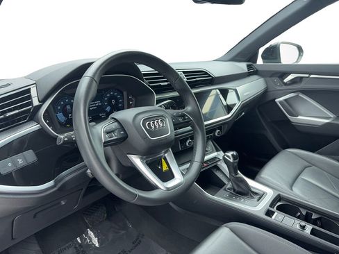 Used 2025 Audi Q3 2.0T Premium image 16
