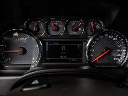 Used 2015 Chevrolet Silverado 2500 LTZ w/ LTZ Plus Package image 16