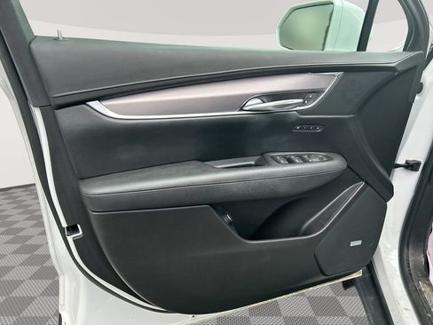 Used 2017 Cadillac XT5 Luxury w/ Driver Awareness Package AWD/4WD image 26