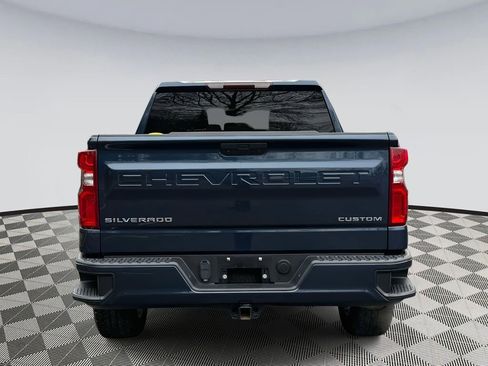 Used 2021 Chevrolet Silverado 1500 Custom image 3
