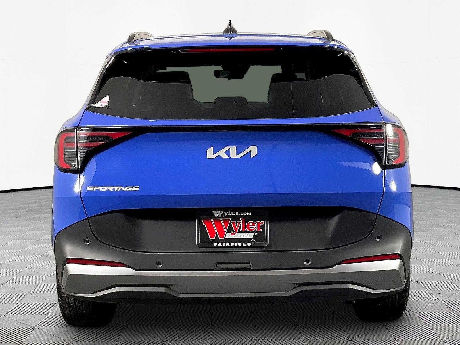 Certified 2026 Kia Sportage EX w/ EX Panorama Roof Package FWD image 5