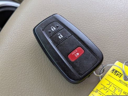 Used 2024 Toyota 4Runner Limited AWD/4WD image 30