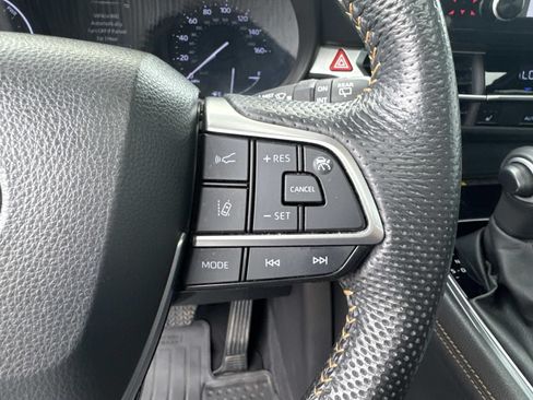 Used 2023 Toyota Sienna XLE Woodland Edition AWD/4WD image 25