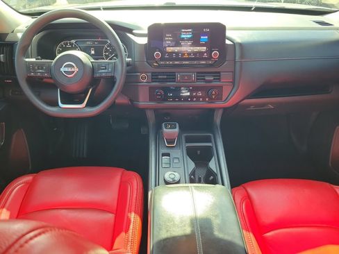 Used 2023 Nissan Pathfinder S AWD/4WD image 13