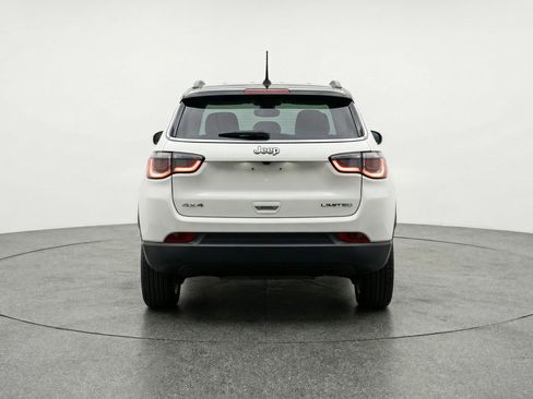 Used 2025 Jeep Compass Limited image 7