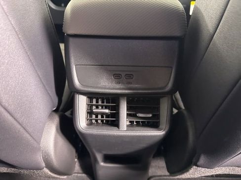 New 2026 Chevrolet Equinox LT w/ Convenience Package II FWD image 24