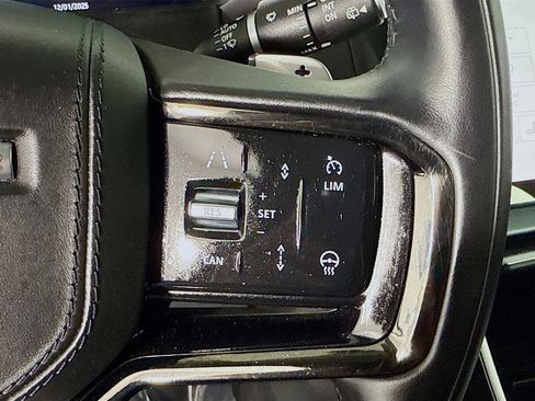 Used 2024 Land Rover Range Rover Velar S image 15