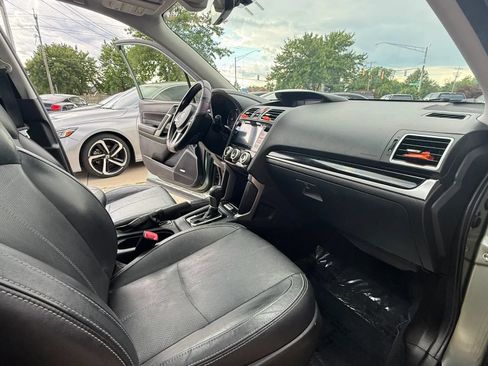 Used 2017 Subaru Forester 2.5i Touring AWD/4WD image 12