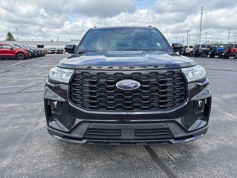 Used 2025 Ford Explorer ST-Line w/ ST-Line Street Pack AWD/4WD image 3