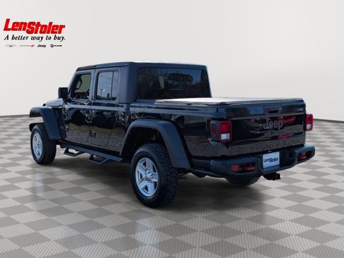 Used 2021 Jeep Gladiator Rubicon image 3