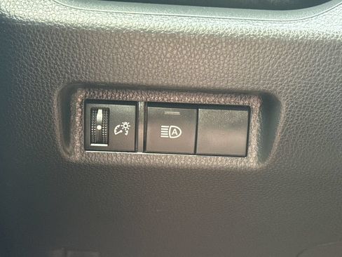 Used 2025 Toyota RAV4 LE AWD/4WD image 31