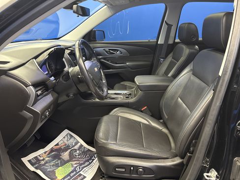 Used 2020 Chevrolet Traverse Premier w/ Redline Edition FWD image 12