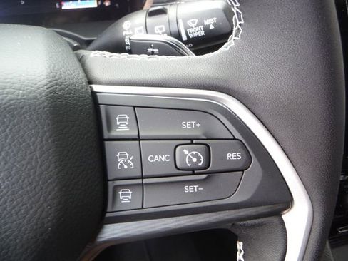 New 2025 Jeep Grand Cherokee L Altitude AWD/4WD image 31