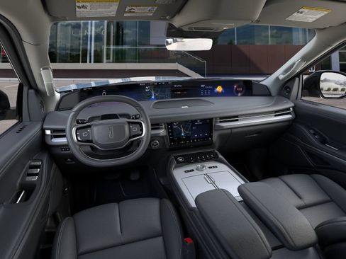 New 2026 Lincoln Navigator Premiere AWD/4WD image 9