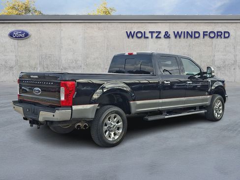 Used 2019 Ford F350 Lariat w/ Chrome Package image 6