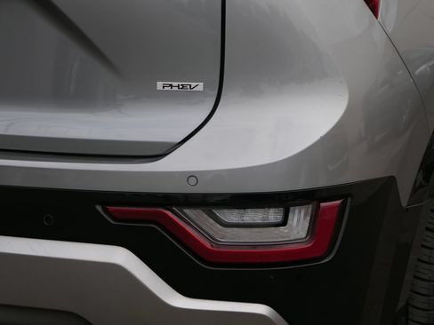 Certified 2023 Kia Niro SX Touring FWD image 4