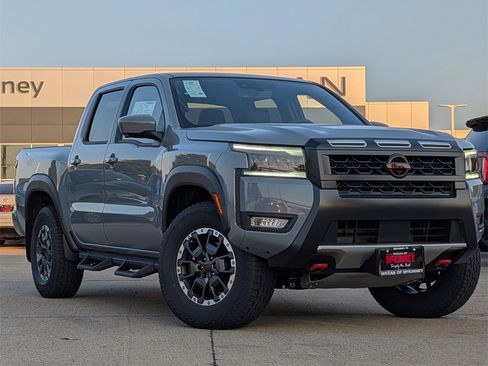 New 2026 Nissan Frontier PRO-4X w/ Pro-4x Convenience Package image 2