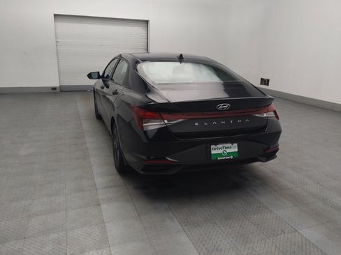 Used 2022 Hyundai Elantra SEL FWD image 5