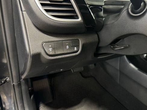 Used 2024 Kia Seltos S AWD/4WD image 17