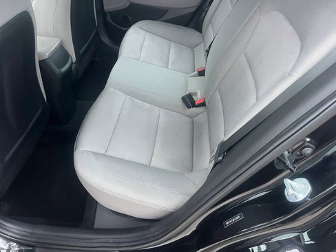 Used 2018 Hyundai Elantra SE FWD image 20