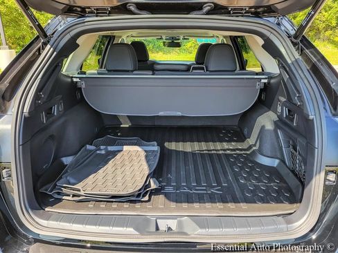 Certified 2025 Subaru Outback Onyx Edition AWD/4WD image 27
