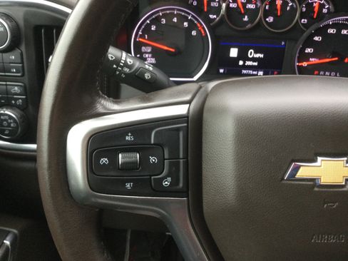 Used 2021 Chevrolet Silverado 1500 LTZ w/ LTZ Convenience Package II AWD/4WD image 17