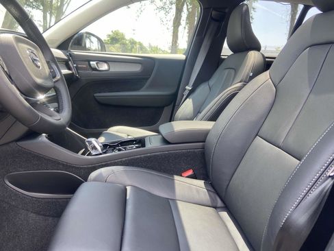 New 2026 Volvo XC40 B5 Ultra w/ Protection Package Premier image 17