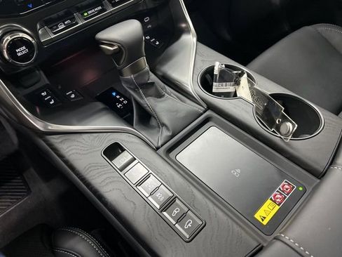 New 2025 Lexus LX 600 4WD w/ Luxury Package image 17