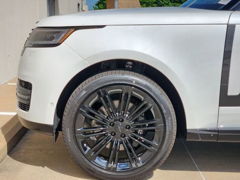 New 2026 Land Rover Range Rover Long Wheelbase SE image 6