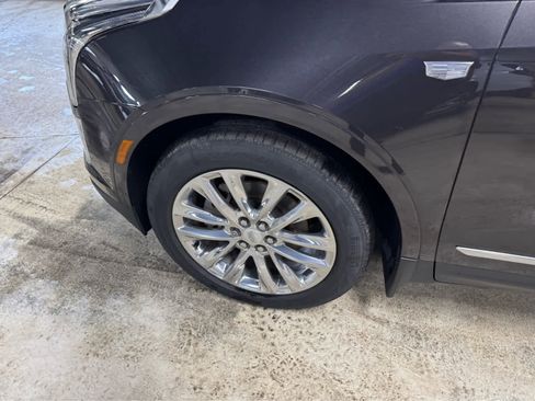 Used 2017 Cadillac XT5 Platinum AWD/4WD image 10