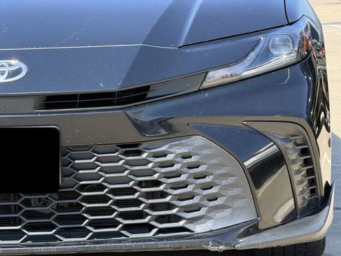 Used 2025 Toyota Camry SE FWD image 9