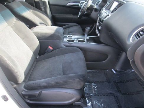 Used 2015 Nissan Pathfinder SV AWD/4WD image 3