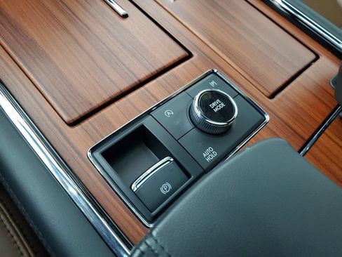 Certified 2024 Lincoln Navigator Reserve w/ Monochromatic Package AWD/4WD image 29