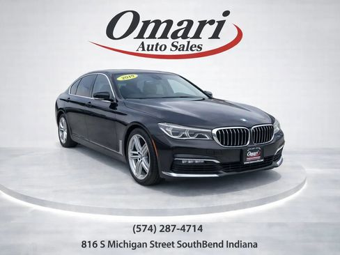 Used 2016 BMW 750i xDrive AWD/4WD image 1