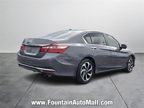 Used 2017 Honda Accord EX-L image 4