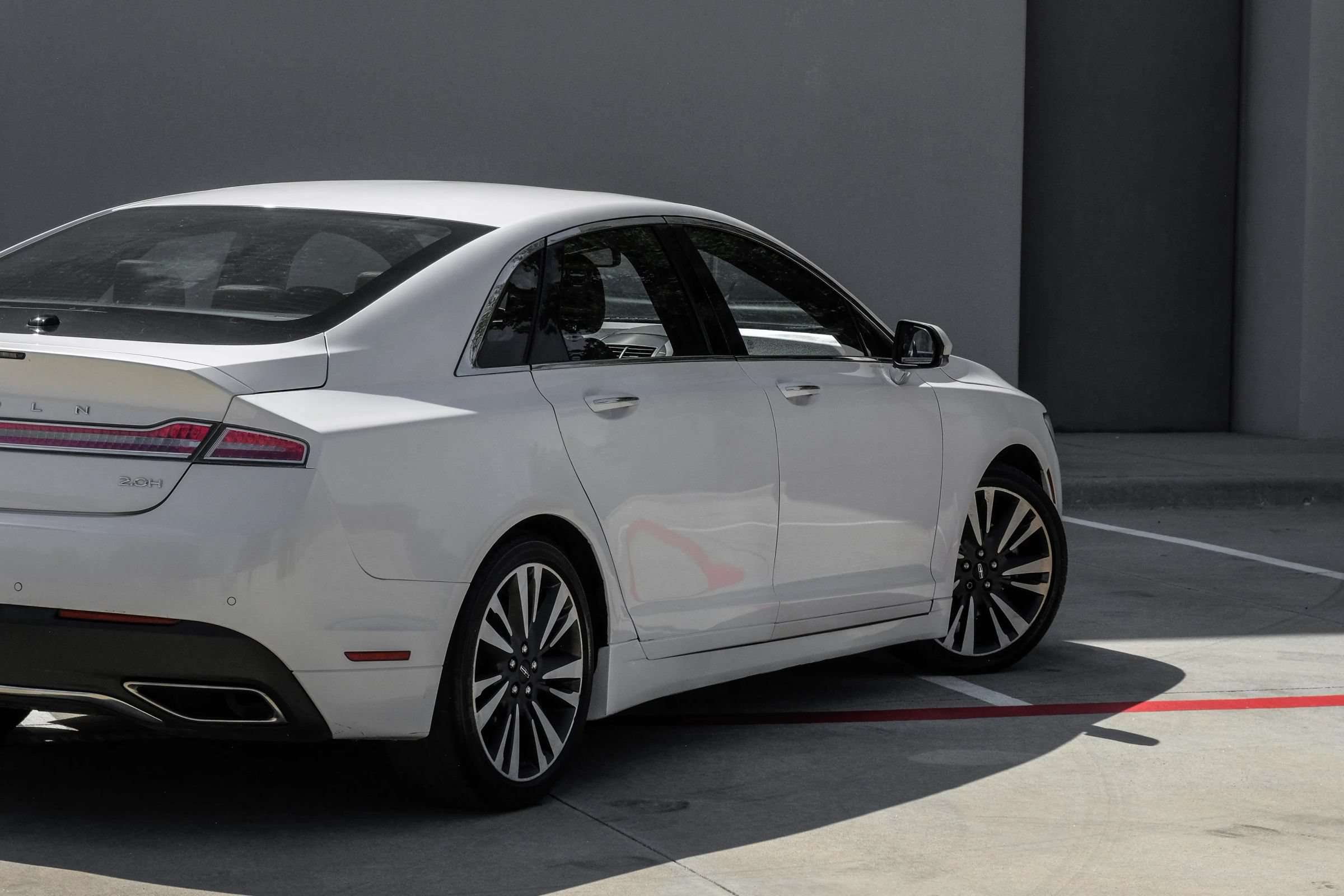 Used 2017 Lincoln MKZ Reserve FWD image 6