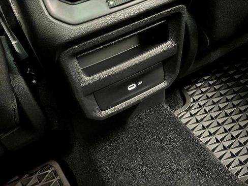 New 2025 Volkswagen Taos SE image 22