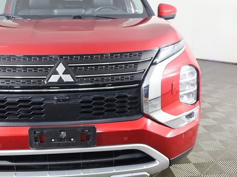 Used 2024 Mitsubishi Outlander SE Black Edition image 15