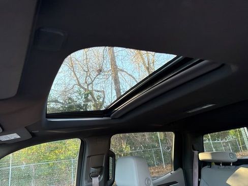 Used 2023 GMC Sierra 1500 SLT image 39