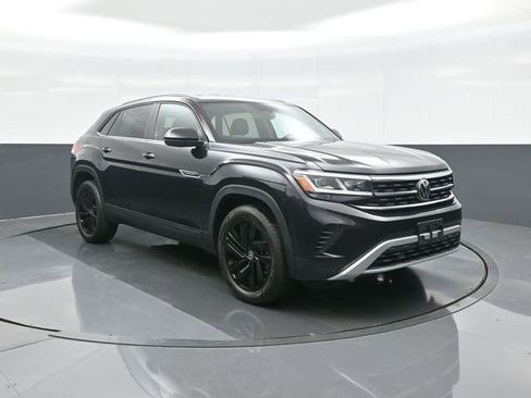 Used 2023 Volkswagen Atlas Cross Sport SE FWD image 1