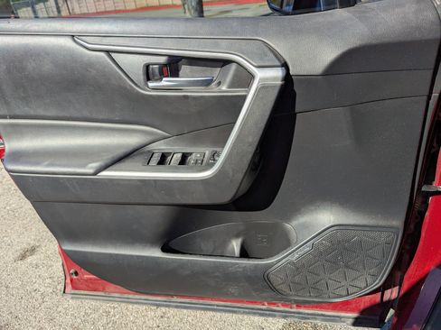 Used 2023 Toyota RAV4 XLE w/ Convenience Package image 10